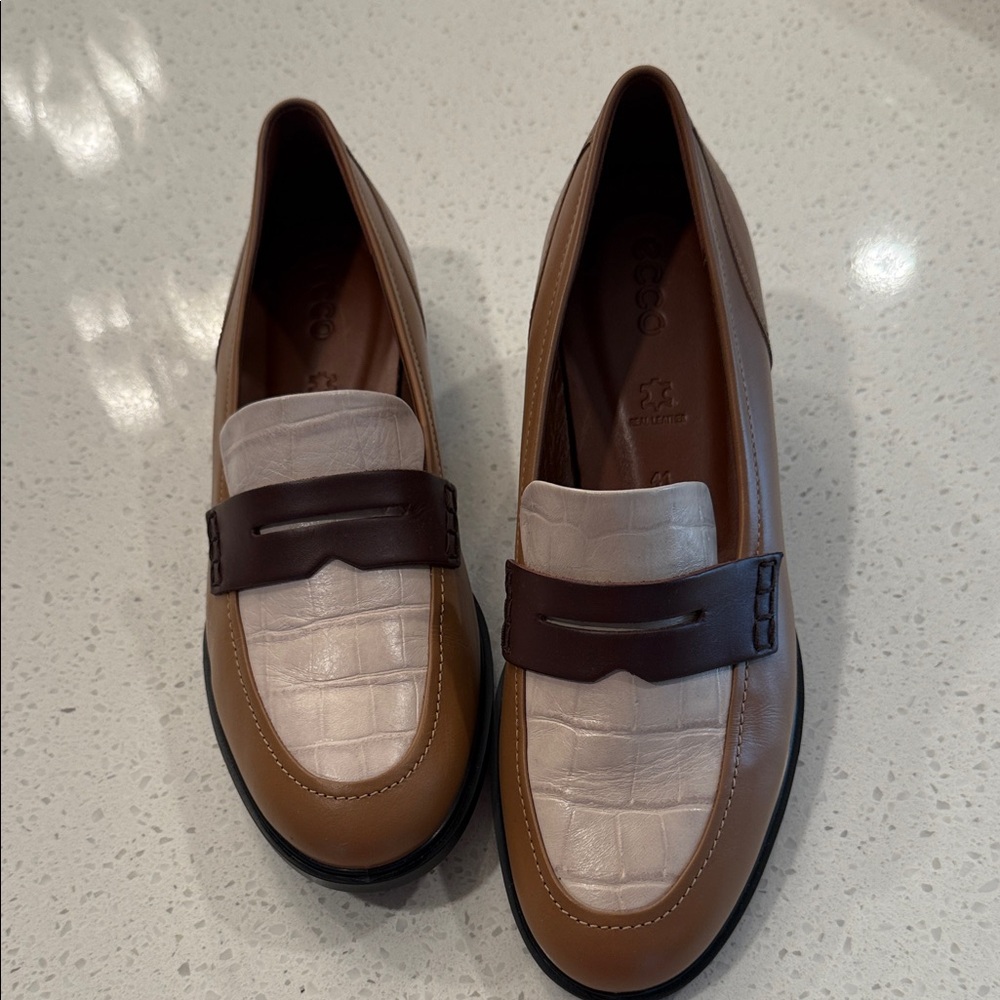 Ecco Women's Brown and Cream Loafers